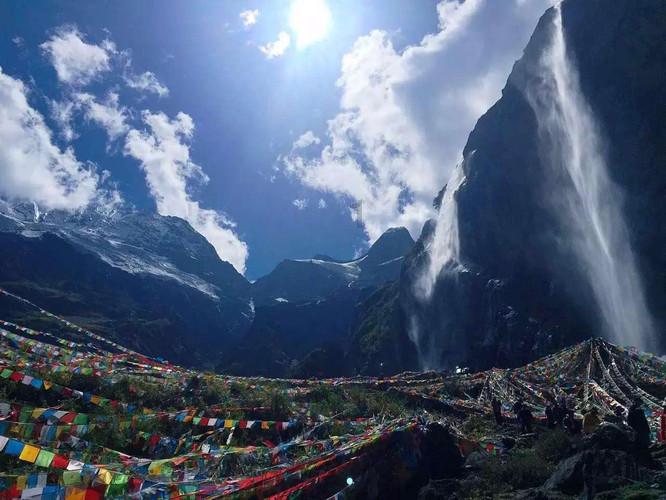 重庆北碚山火：500余人扑救！除了消防员，还有哪些好心人参与扑救？游戏画面